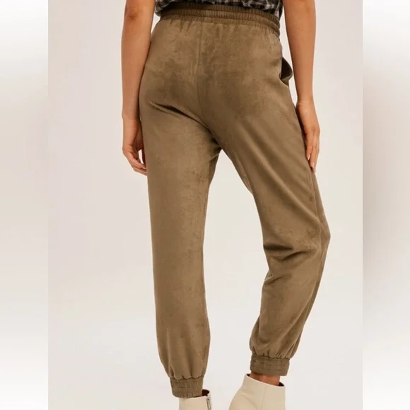 331. Soft Faux Suede Jogger Pant W/Pockets Olive Green NEW Item NWT S,M,L - Picture 3 of 4